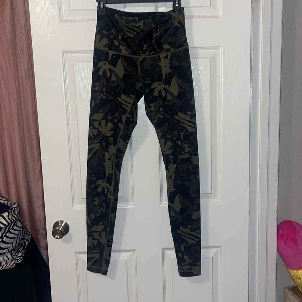 Camouflage green Lululemon leggings